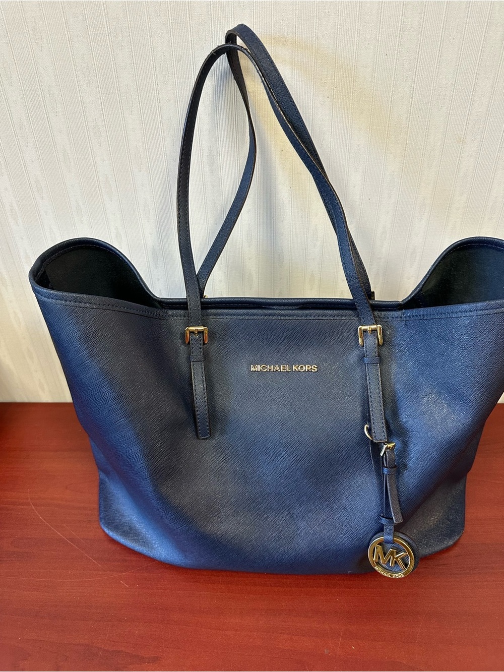 Michael Kors Navy Saffiano Leather Jet Set Tote with Gold Logo Charm
